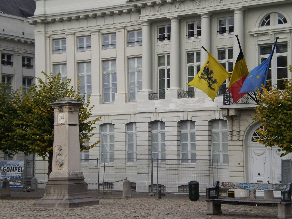 Ta commune à Bruxelles : Plus qu&rsquo;un simple bâtiment, un vrai coup de pouce !