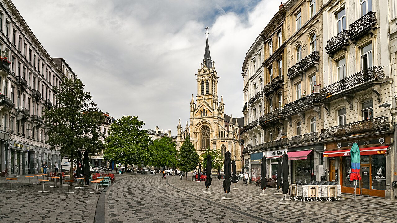 Saint-Gilles supprime deux zones de dépôt pour trottinettes et vélos